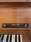 pianoforte verticale spiegel & sohn con sgabello