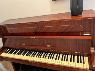 vendita pinoforte verticale petrof