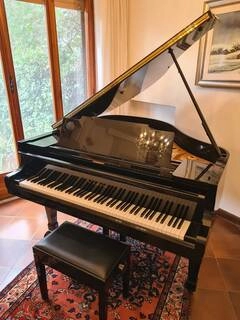 pianoforte kawai 1/4 di coda modello kg 1c nero lucido