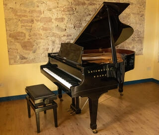 vendo pianoforte kawai kg-3d