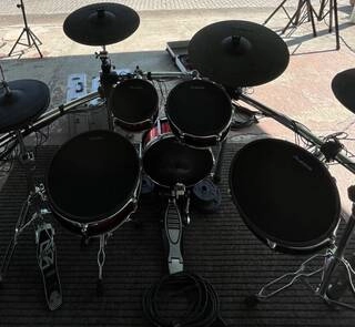 alesis strike kit + crash extra