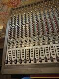 mixer-eurodesk-behringer-3282