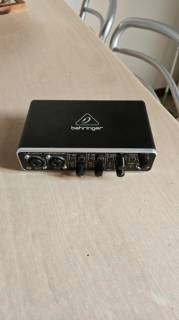 interfaccia audio usb behringer u-phoria umc204hd