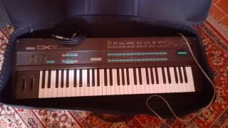 vendo sintetizzatore yamaha dx7 digitale algorithm synthesizer
