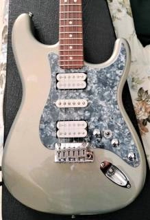 fender stratocaster+ponte piezo