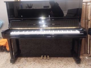 pianoforte yamaha u3a seminuovo con trasporto e panca inclusi