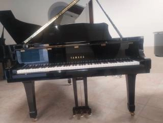 pianoforte yamaha c3 con trasporto e panca inclusi
