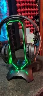 supporto per cuffie con illuminazione rgb e hub usb 2 0