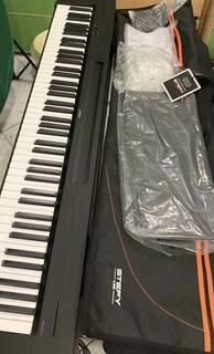 yamaha p-145bt + custodia inclusa