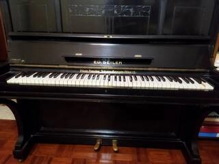 pianoforte verticale 1980