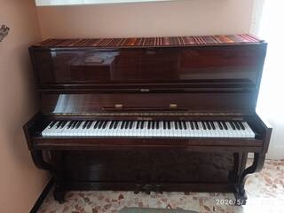 pianoforte verticale ulhman usato