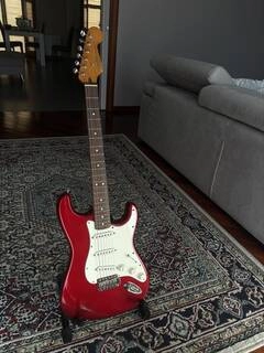 squier stratocaster candy apple red