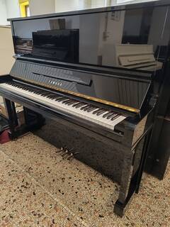 pianoforte yamaha u3 seminuovo modello u30 con trasporto e panca incl