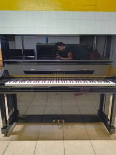 pianoforte yamaha yu3 seminuovo modello yu30 con trasporto e panca